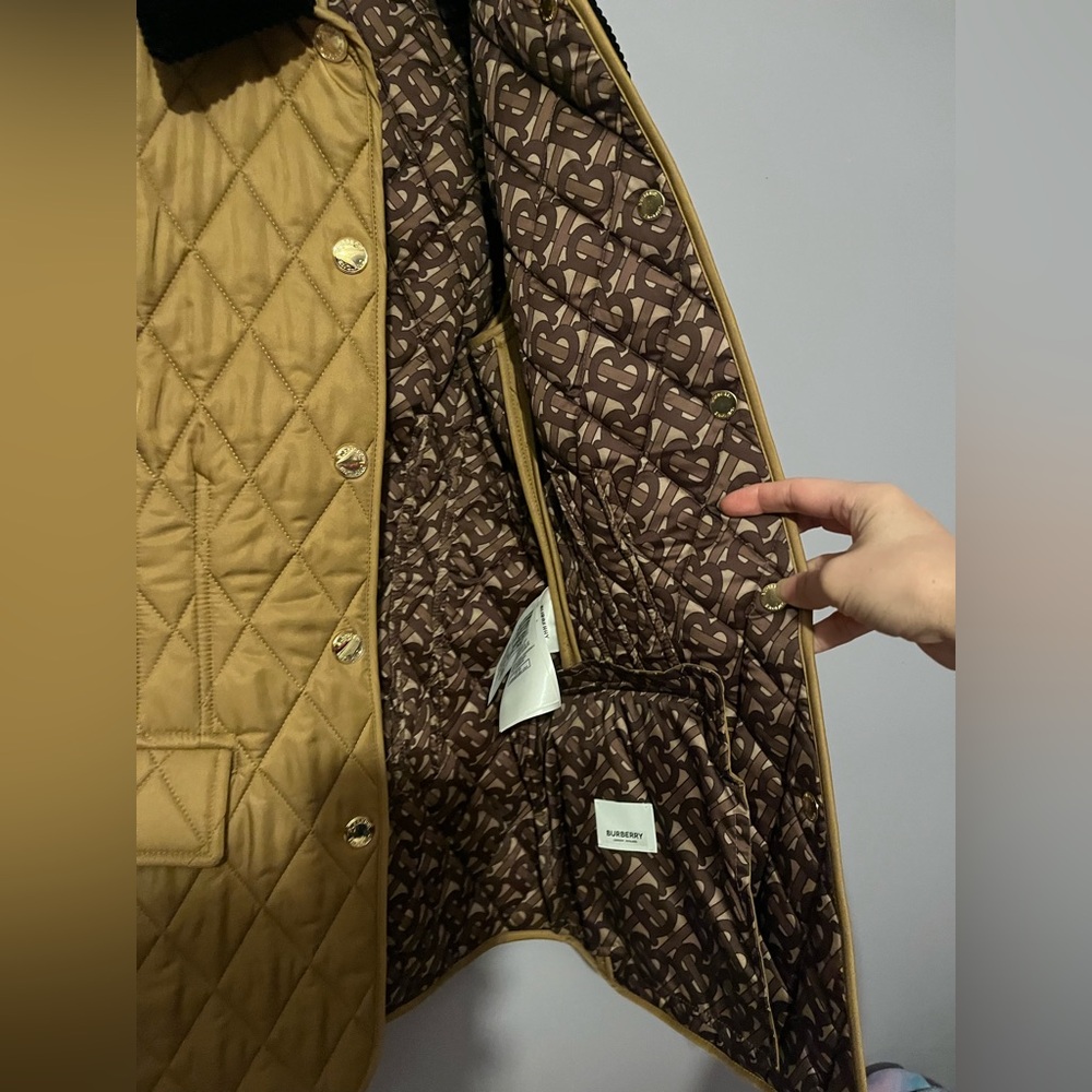 Burberry Quilted Jacket with Corduroy Collar - Picture 9 of 16